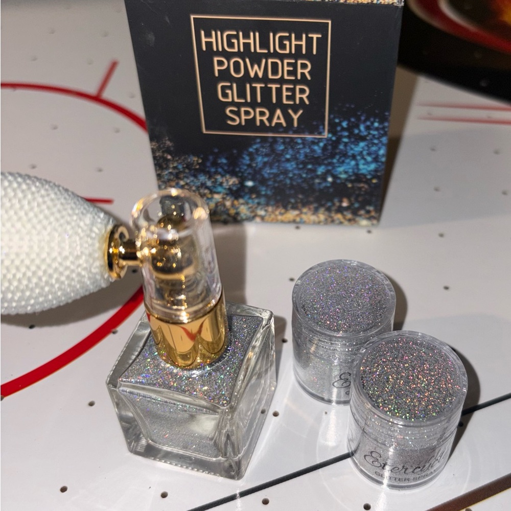 Highlight Powder Glitter Spray - Picture 2 of 4